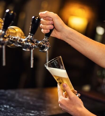 bartender-pouring-fresh-beer2